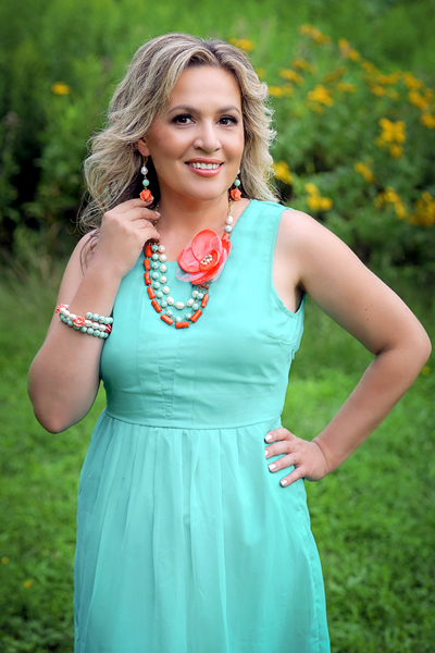 Spring Dream jewellery set on a model