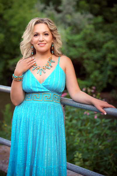 Turquoise Rhapsody jewellery set on a model